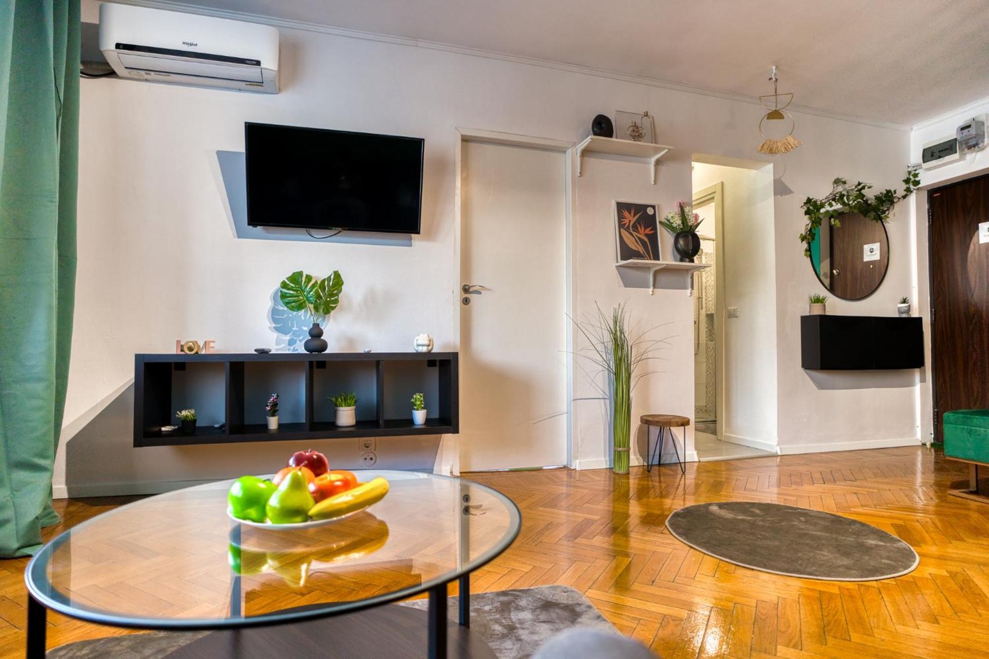 Hacienda Royal Palace - Central Designer Apartment Boekarest Buitenkant foto